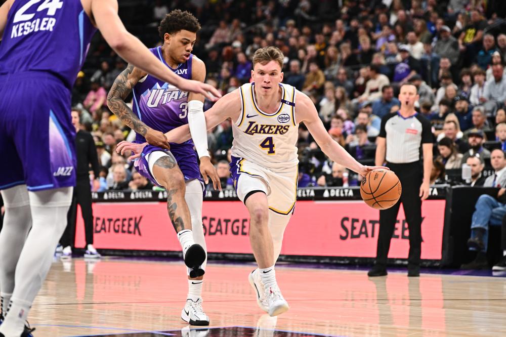 可以在攻守 可以在攻守