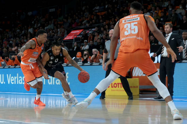 继续保持竞 继续保持竞