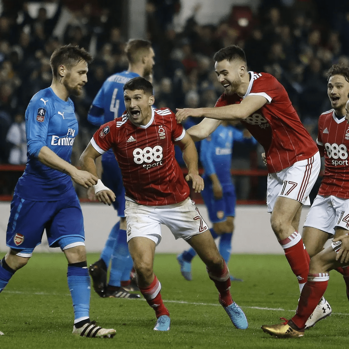 后并不单纯 后并不单纯