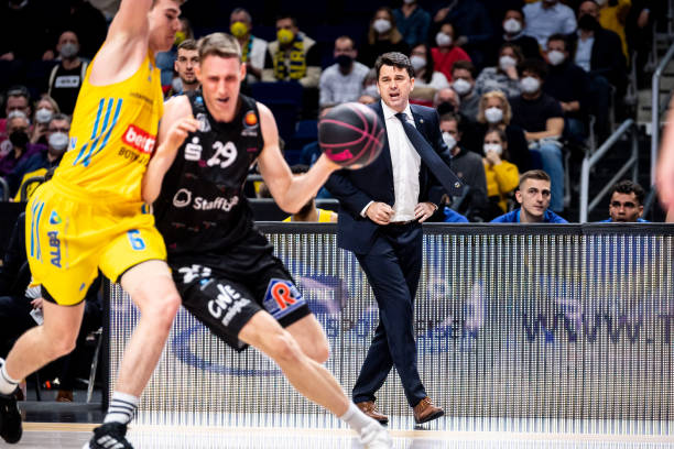 多次在国际 多次在国际